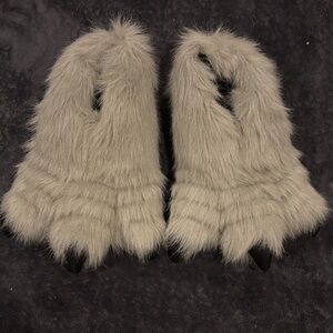 Plush Faux monster slippers in Light Gray